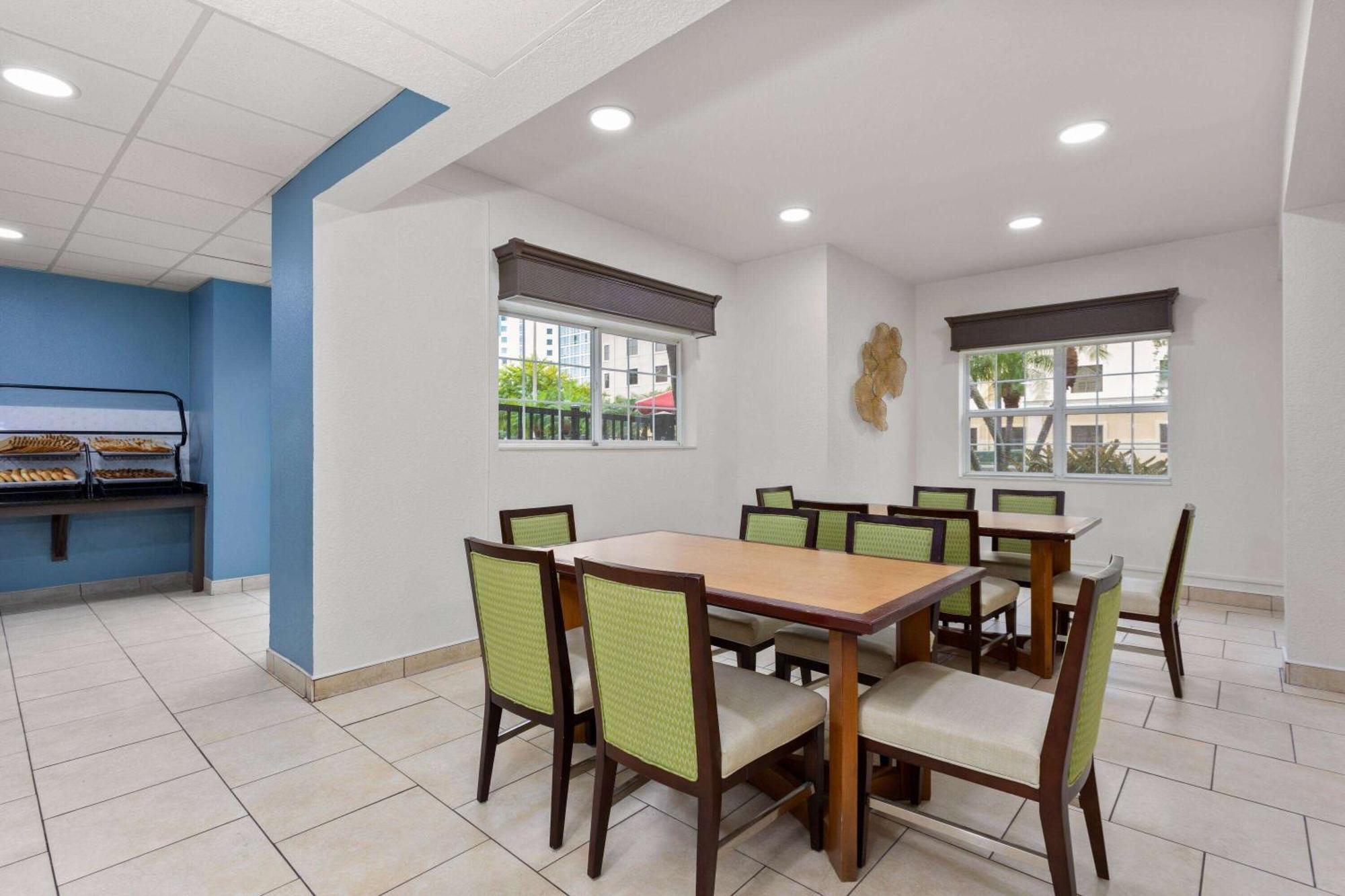 Baymont By Wyndham Orlando-International Dr-Universal Blvd Bagian luar foto